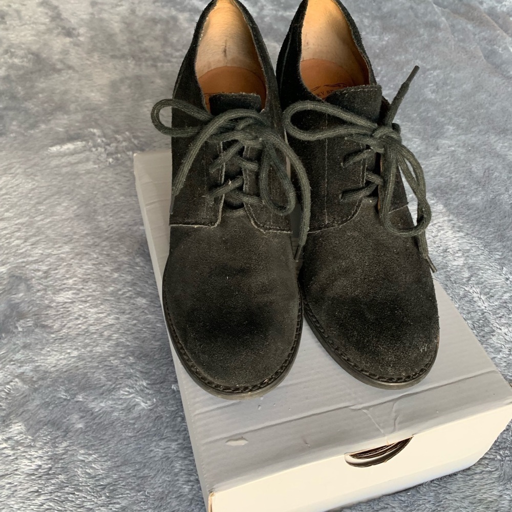 ⭐️Lucky Brand Heeled Oxford Suede Booties in Black⭐️